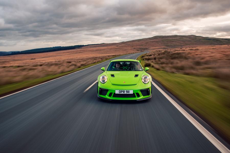  Porsche 911 GT3 RS (991) 2018 года  (UK) (фото 8 из 39)